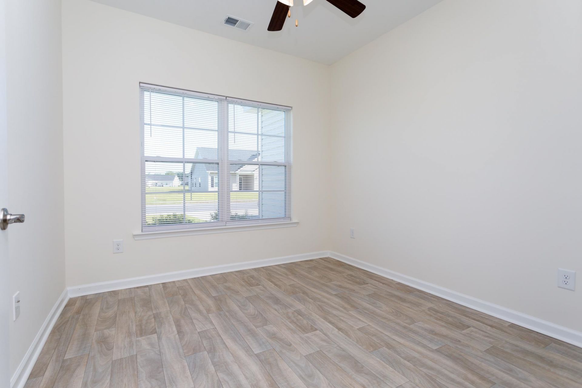 393 Shallow Cove Dr. Photo 12