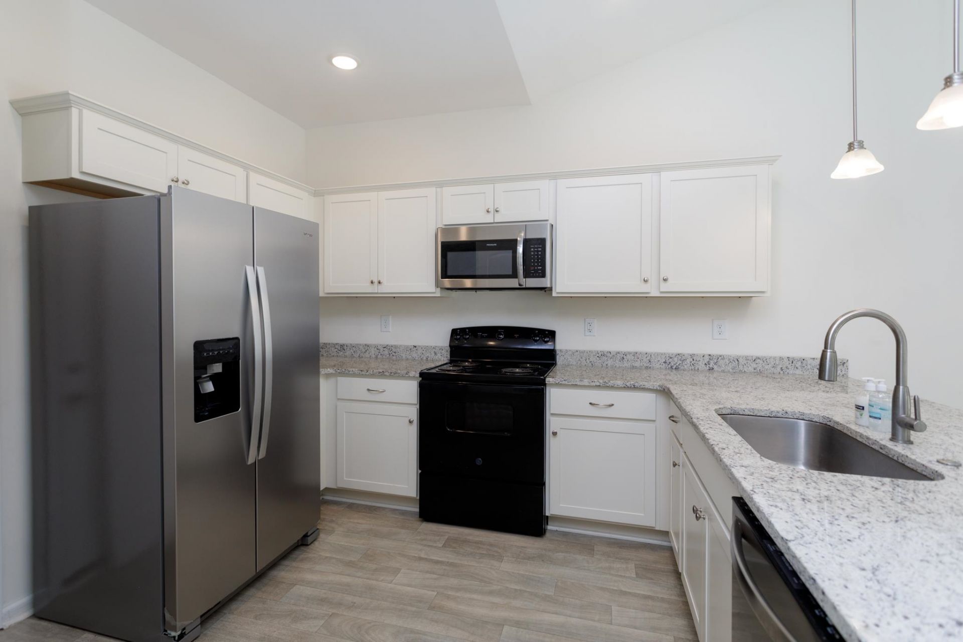 393 Shallow Cove Dr. Photo 6