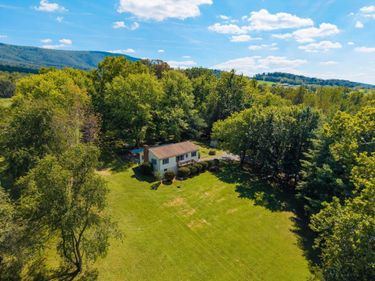 7406 MOUNTAIN VALLEY RD, KEEZLETOWN, VA 22832