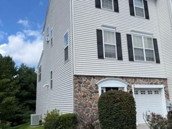 2 SHOREHAM DRIVE, COATESVILLE, PA 19320