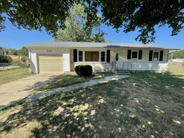 109 N Youngblood Street, Marionville, MO 65705