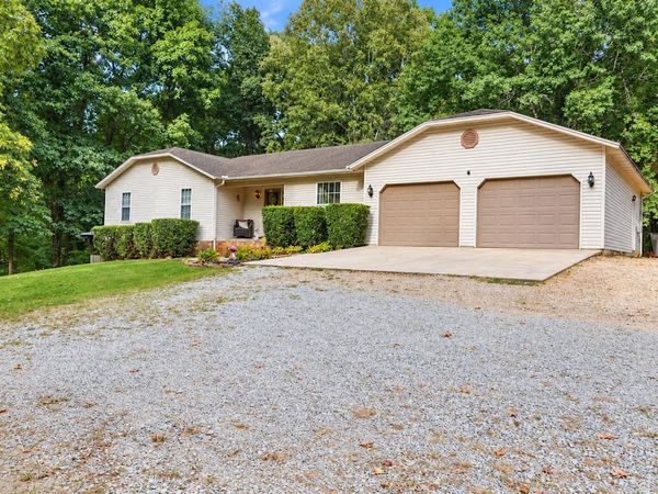 5703 Fairview Road , Paragould, AR 72450
