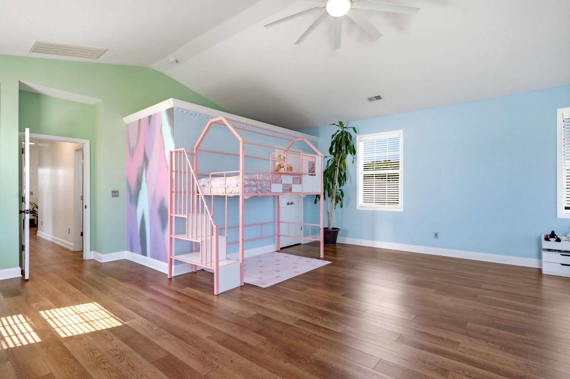 1178 Parish Way Photo 37