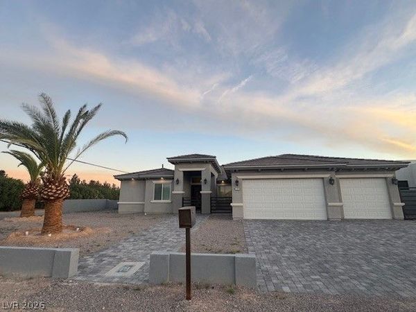 197 E Shelbourne Avenue , Las Vegas, NV 89123