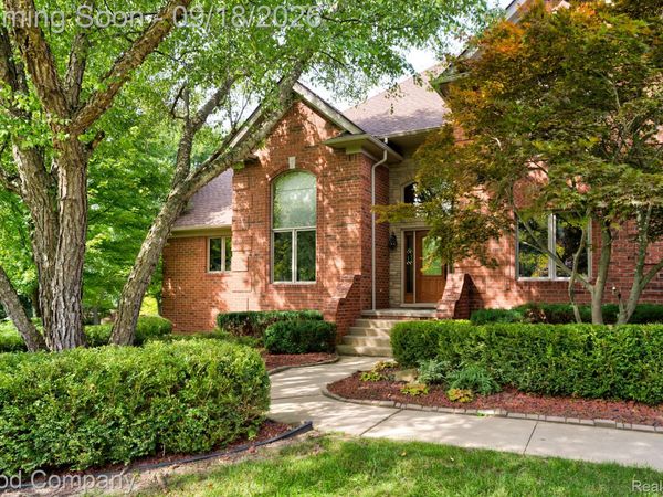 68367 Copperwood Drive, Washington Township, Mi 48095