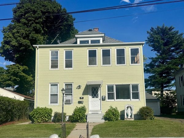 13 Dexter St, Holyoke, MA 01040