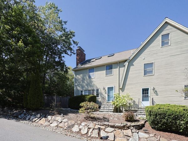 26 Pleasant St, Unit B, Wellesley, MA 02482