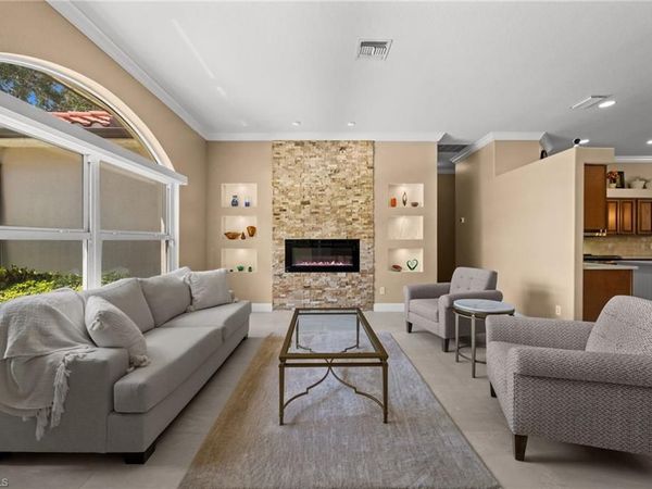 2127 Imperial CIR, NAPLES, FL 34110