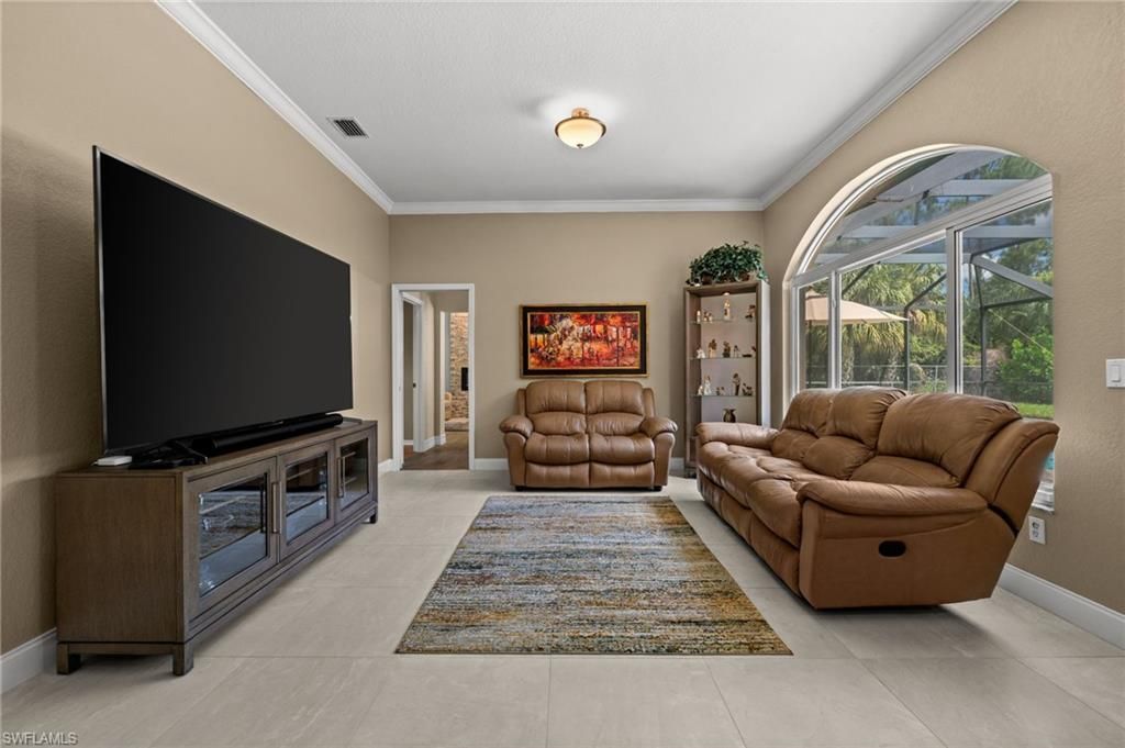 2127 Imperial Cir, Naples, FL 34110 Photo