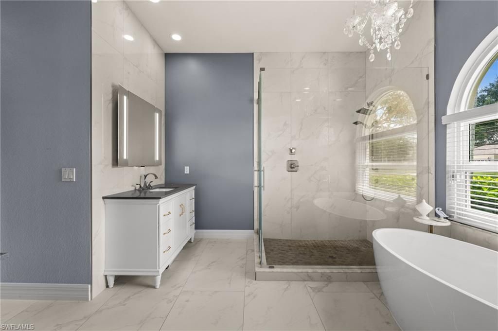 2127 Imperial Cir, Naples, FL 34110 Photo