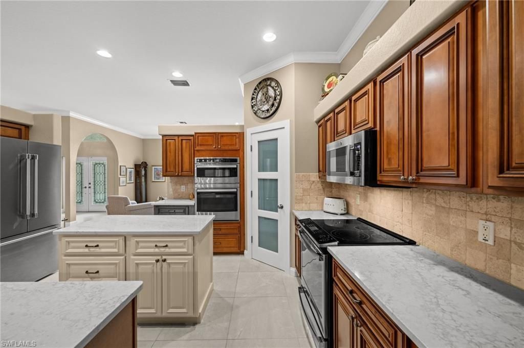 2127 Imperial Cir, Naples, FL 34110 Photo