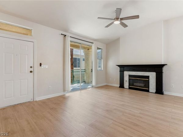 5155 W Tropicana Avenue, Unit 2090, Las Vegas, NV 89103