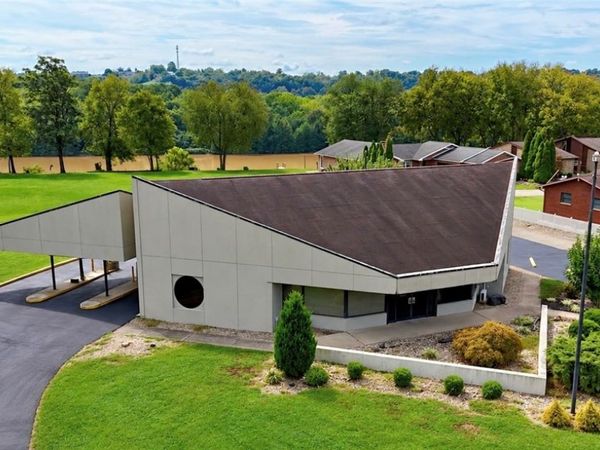 1925 Washington Boulevard , Belpre, OH 45714