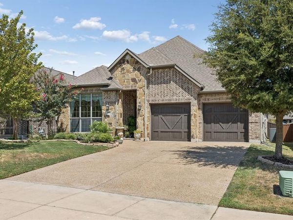 586 Bordeaux Drive, Rockwall, TX 75087