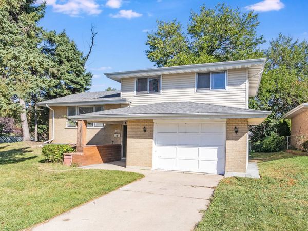 6606 102nd Place , Chicago Ridge, IL 60415