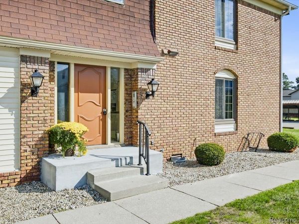 1900 River Road, Unit 6, Marysville, Mi 48040