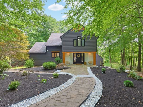 3 Goodrich Rd, Sturbridge, MA 01566