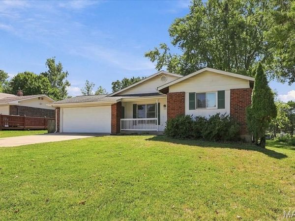 1520 Polaris Drive, Ellisville, MO 63011