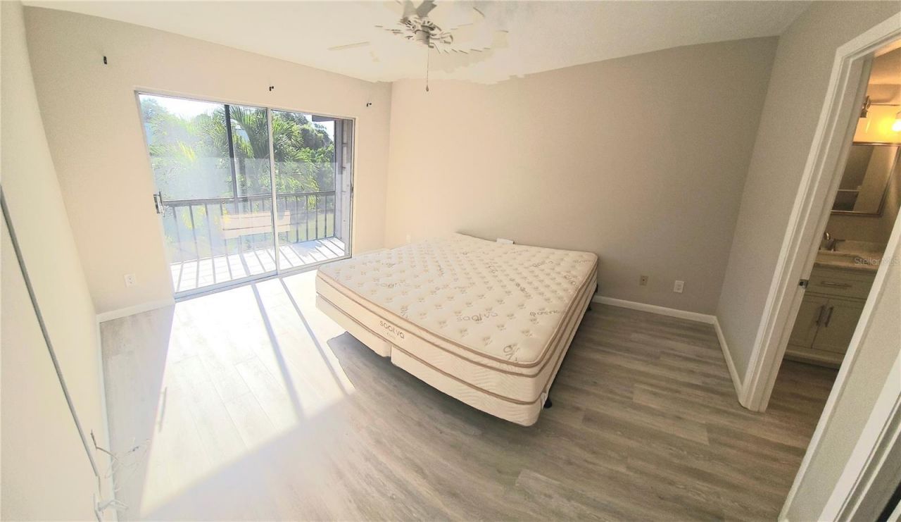 1650 Pine Tree Lane, Unit 204, Sarasota, FL 34236 Photo