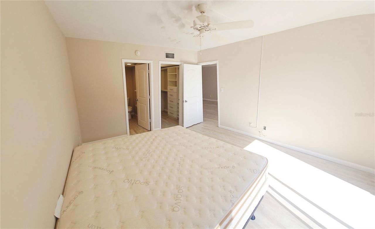1650 Pine Tree Lane, Unit 204, Sarasota, FL 34236 Photo