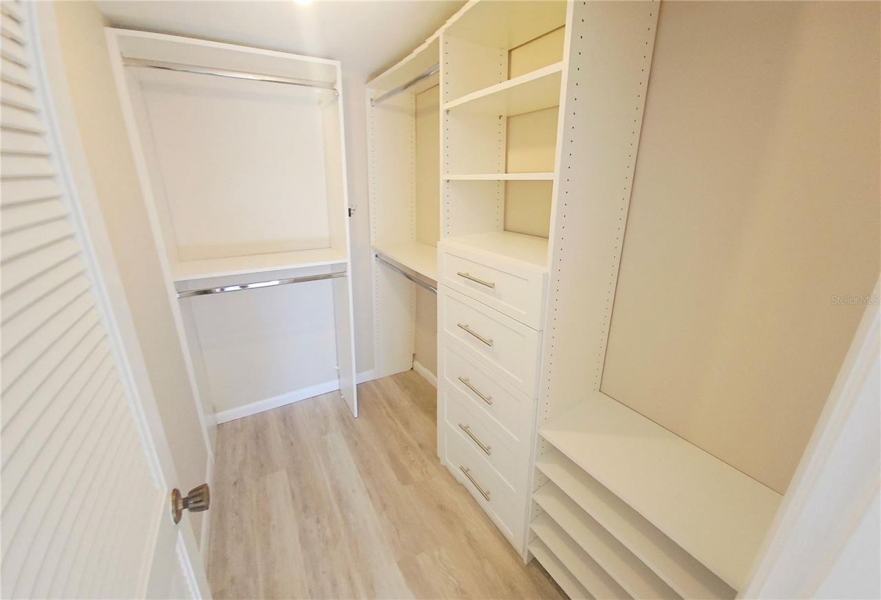 1650 Pine Tree Lane, Unit 204, Sarasota, FL 34236 Photo