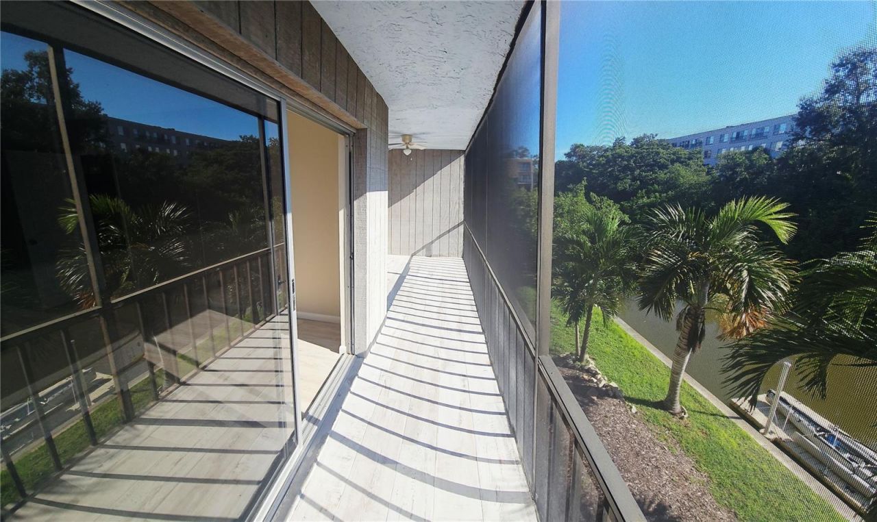 1650 Pine Tree Lane, Unit 204, Sarasota, FL 34236 Photo