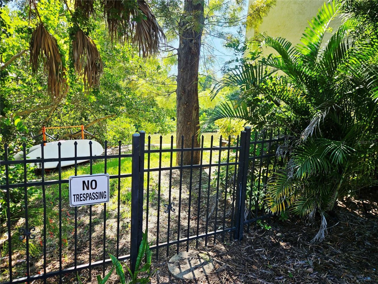 1650 Pine Tree Lane, Unit 204, Sarasota, FL 34236 Photo