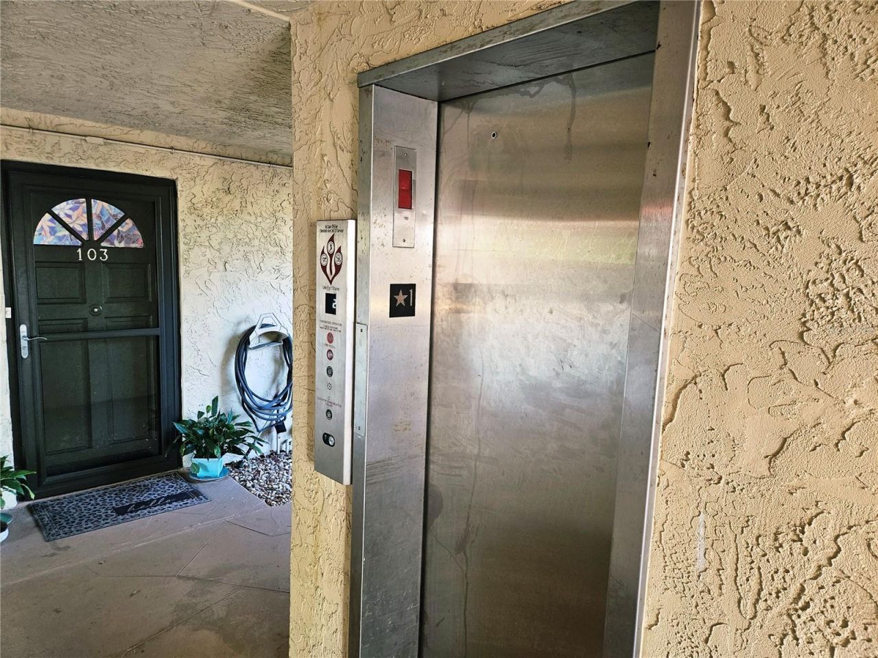 1650 Pine Tree Lane, Unit 204, Sarasota, FL 34236 Photo