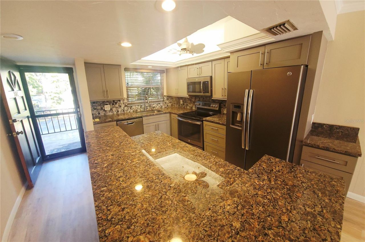 1650 Pine Tree Lane, Unit 204, Sarasota, FL 34236 Photo