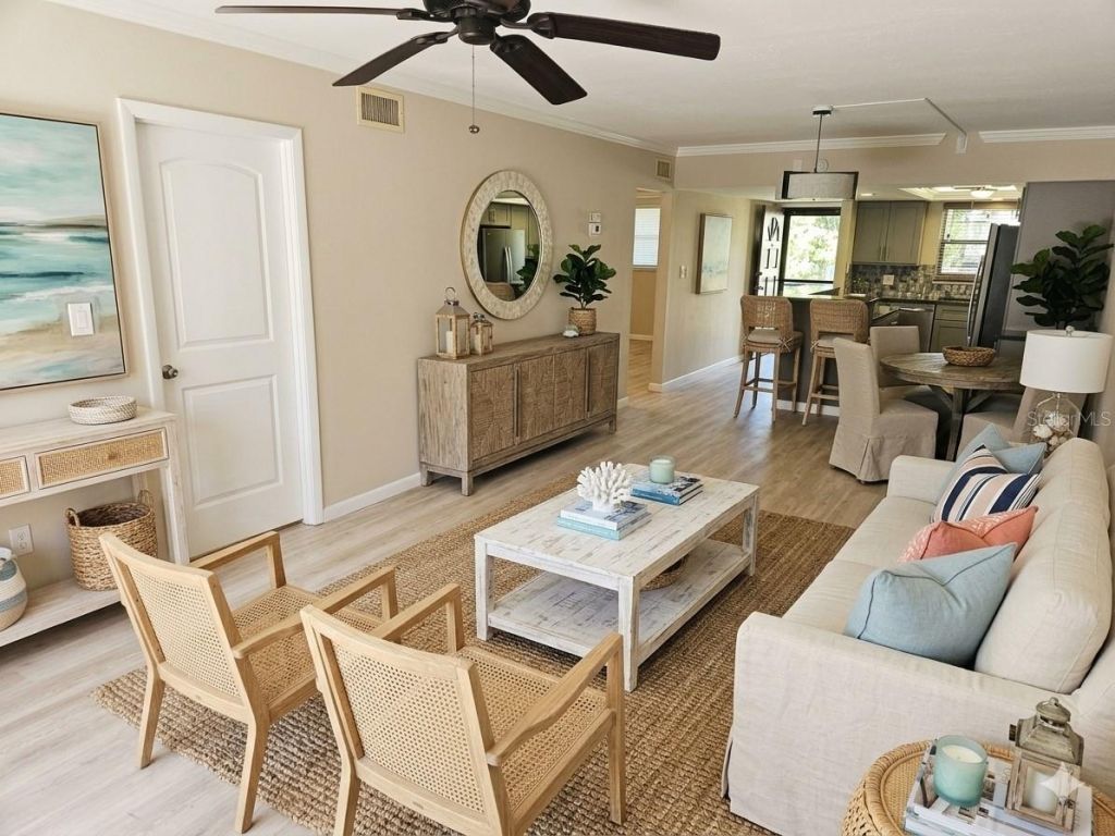 1650 Pine Tree Lane, Unit 204, Sarasota, FL 34236 Photo