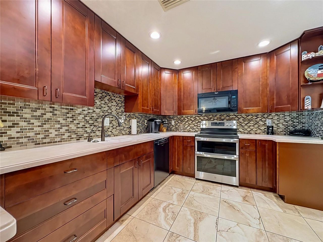 18815 Carr Drive, Lutz, FL 33559 Photo