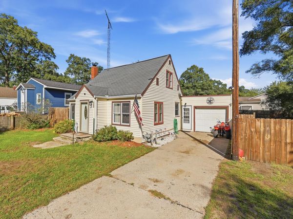 1424 West Street, Muskegon, MI 49442