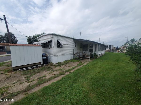 3500 W Willow Beach Road , Port Clinton, OH 43452