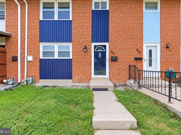 863 E KINGS COURT, YORK, PA 17403