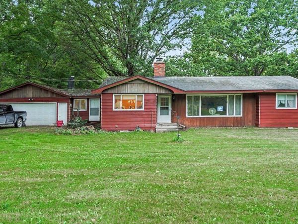 1616 Loomis Road S, Mt Pleasant, MI 48858