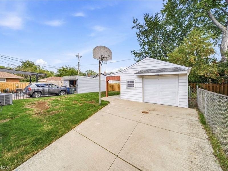 7506 Traymore Avenue, Brooklyn, OH 44144 Photo 26