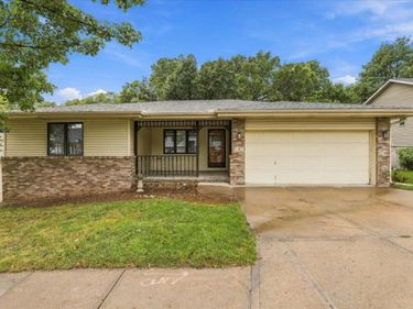 121 SUNNY RIDGE Drive, COUNCIL BLUFFS, IA 51503