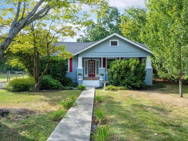 211 Brookfield Avenue, Chattanooga, TN 37411