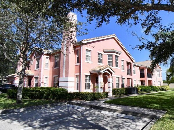 156 SW Peacock Boulevard, Unit 29-202, Port St. Lucie, FL 34986