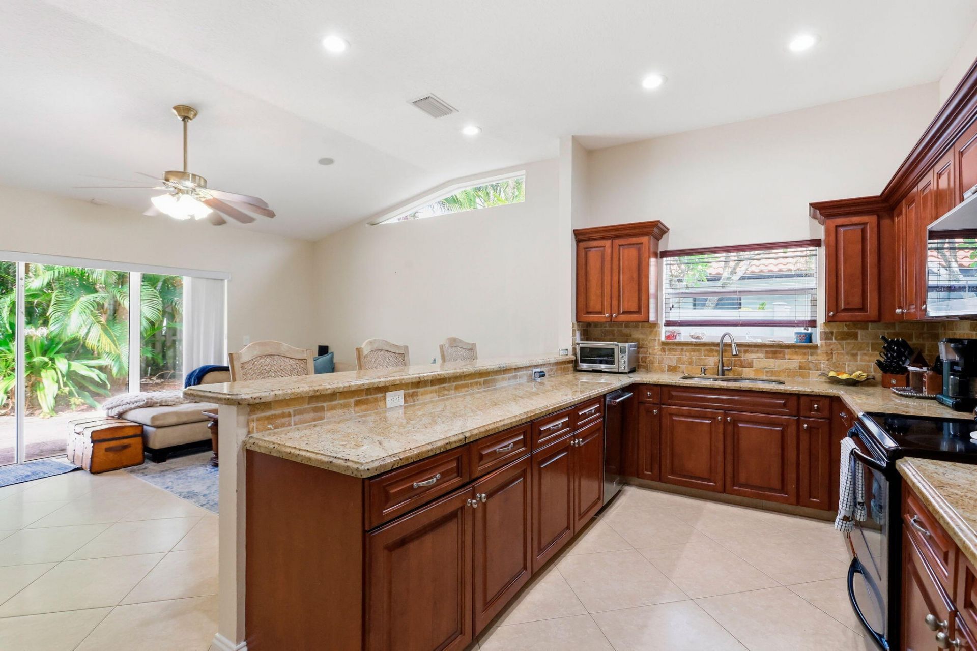 435 Mohawk Lane, Boca Raton, FL 33487 Photo