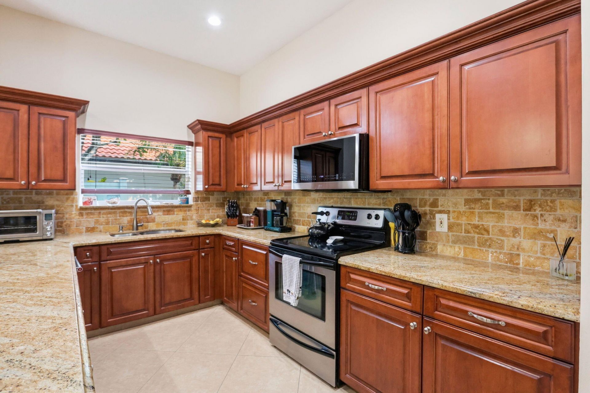 435 Mohawk Lane, Boca Raton, FL 33487 Photo