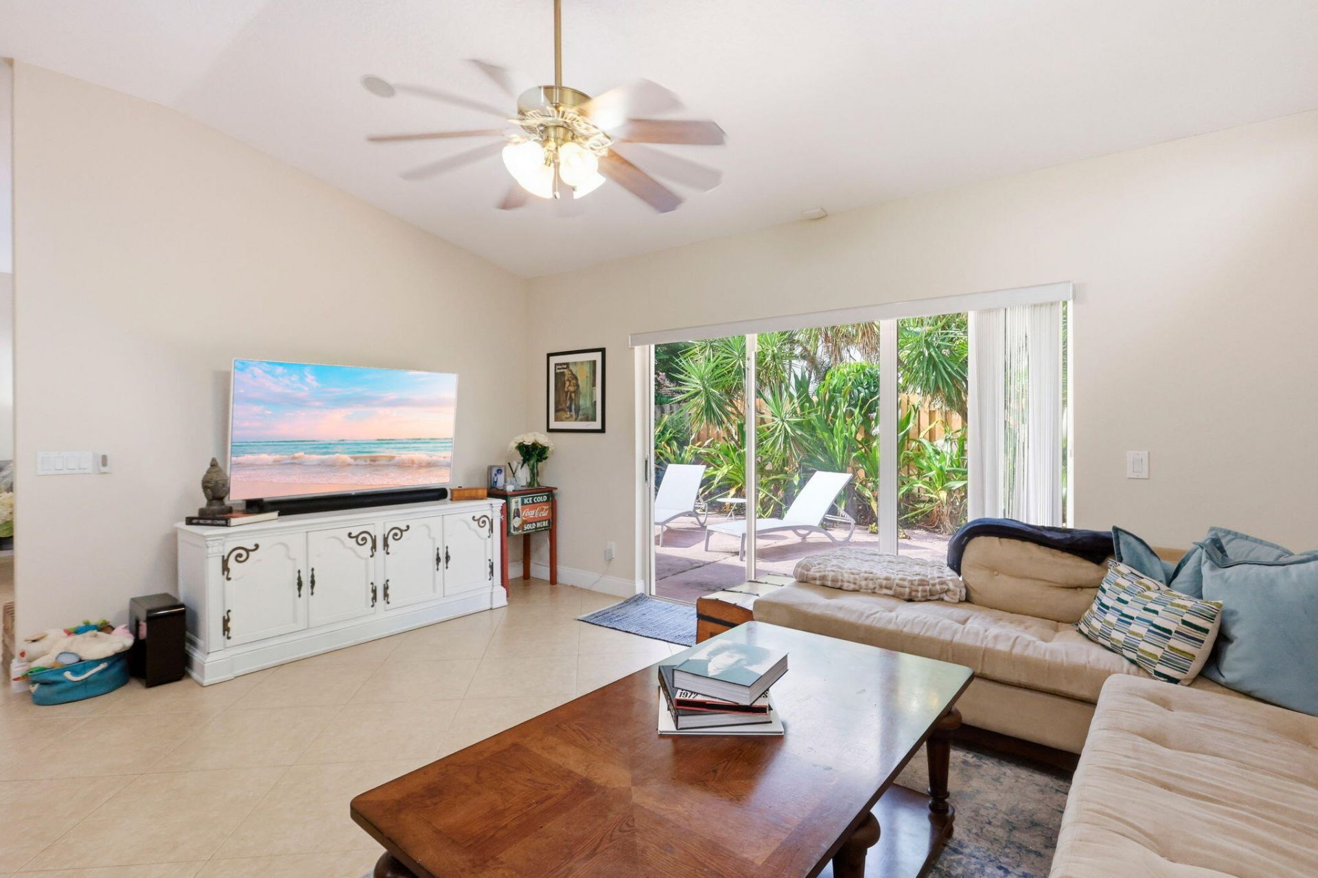 435 Mohawk Lane, Boca Raton, FL 33487 Photo