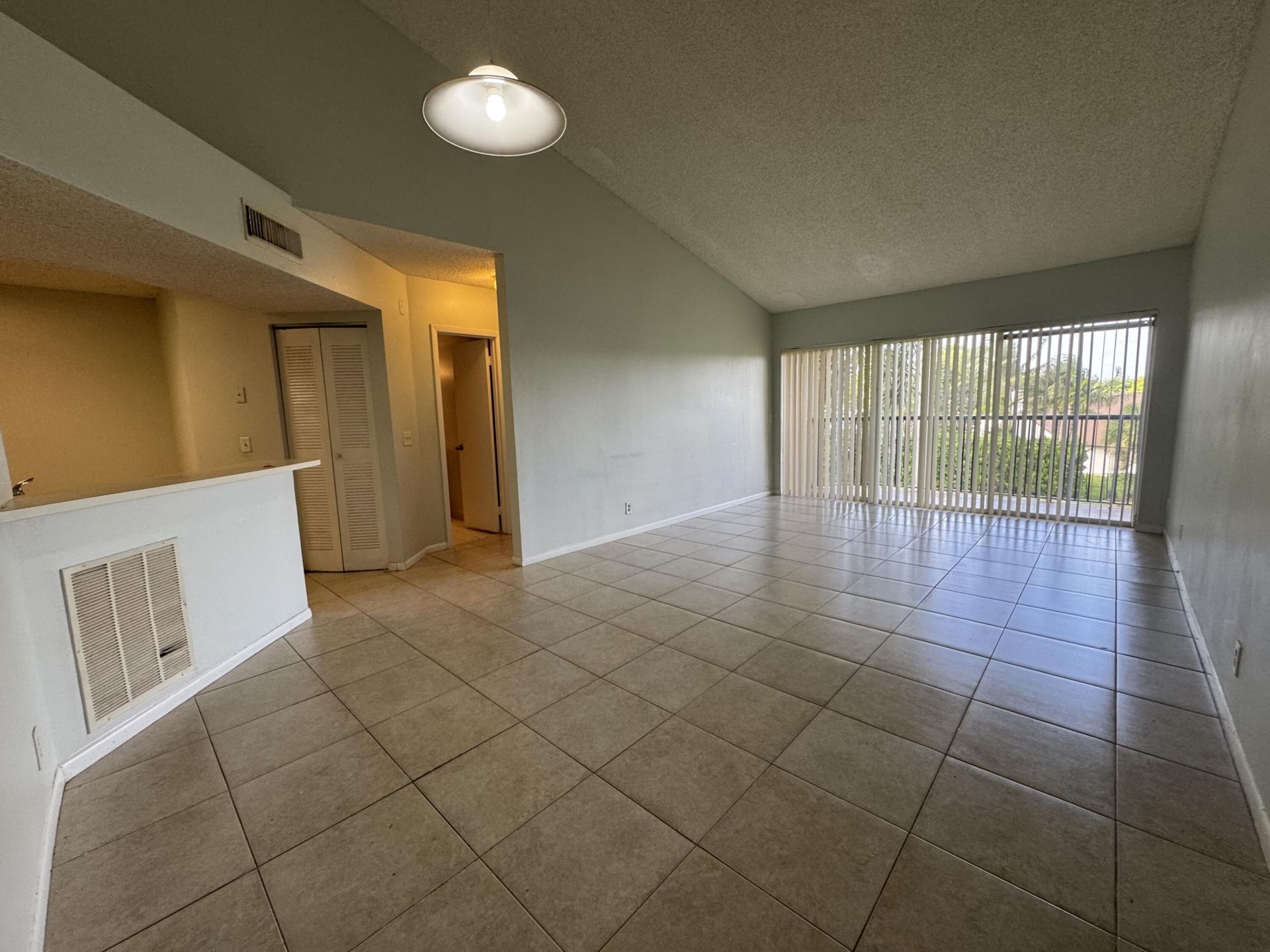 8891 Wiles Road, Unit 303, Coral Springs, FL 33067 Photo
