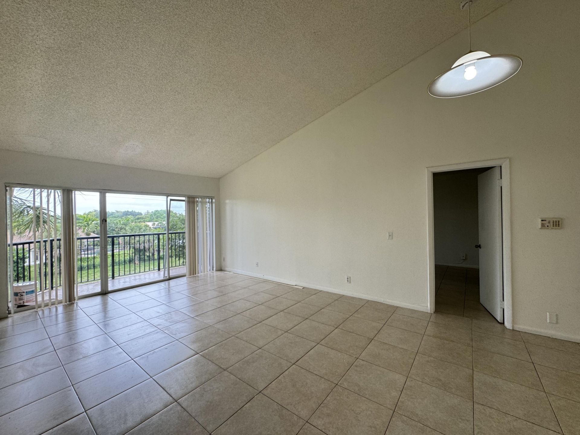 8891 Wiles Road, Unit 303, Coral Springs, FL 33067 Photo