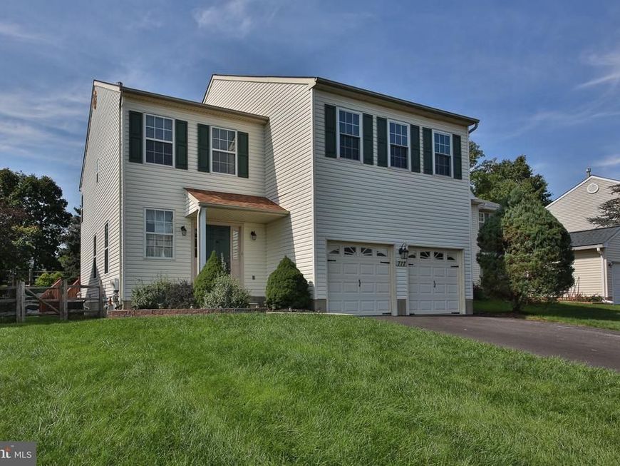 717 Queen Circle, Collegeville, PA 19426 Main Photo