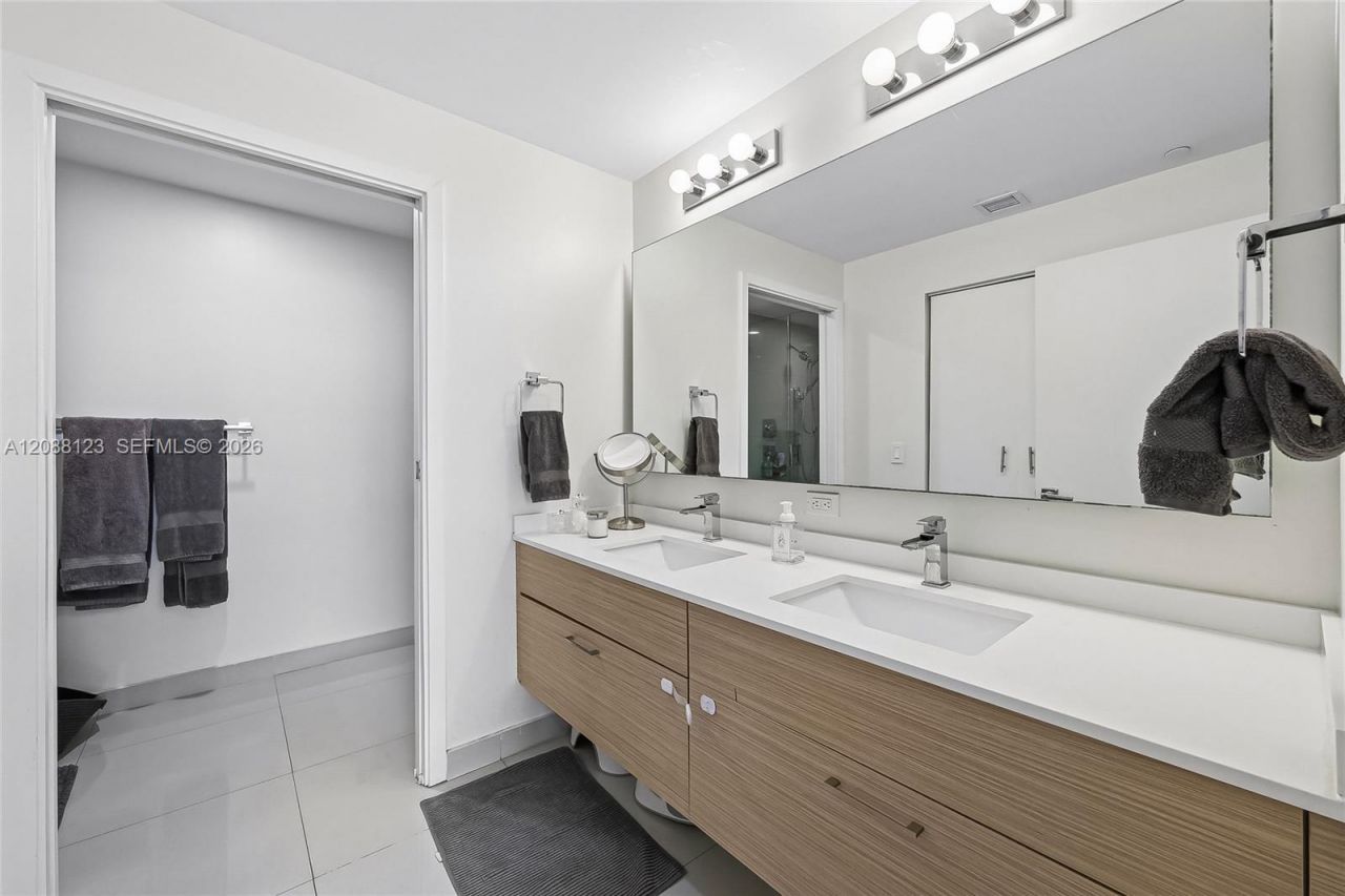 600 NE 27th St, Unit 704, Miami, FL 33137 Photo