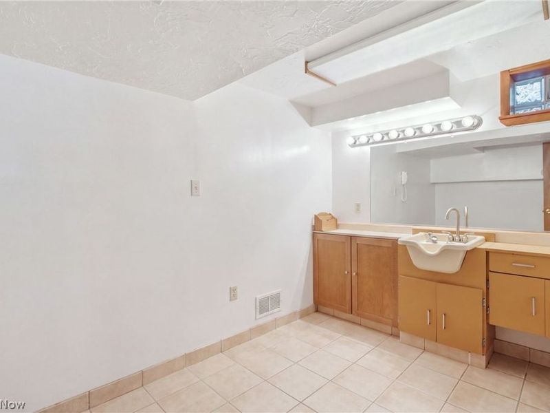 6060 Highland Road, Highland Heights, OH 44143 Photo 29