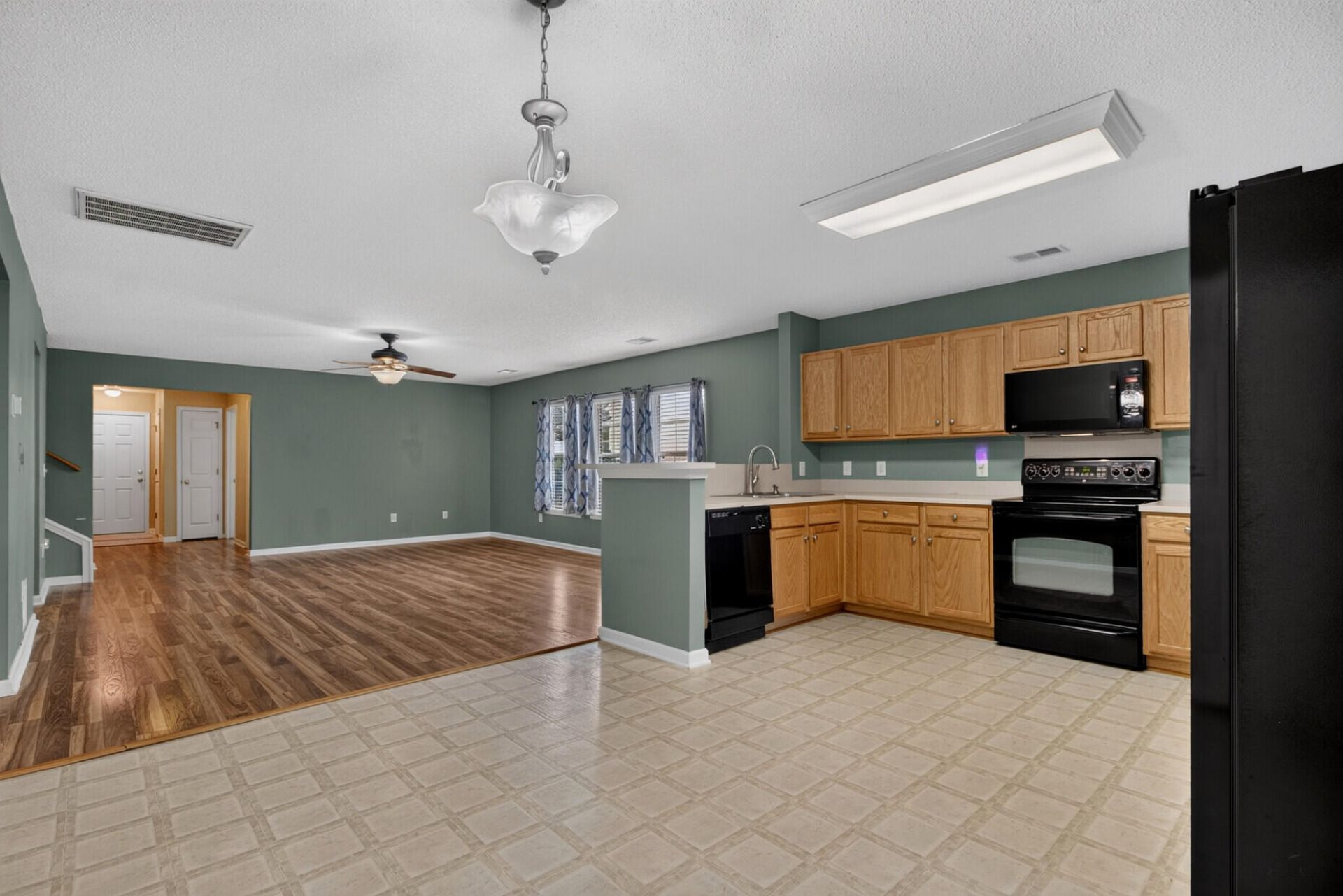 1048 Briar Rose Lane Photo 10