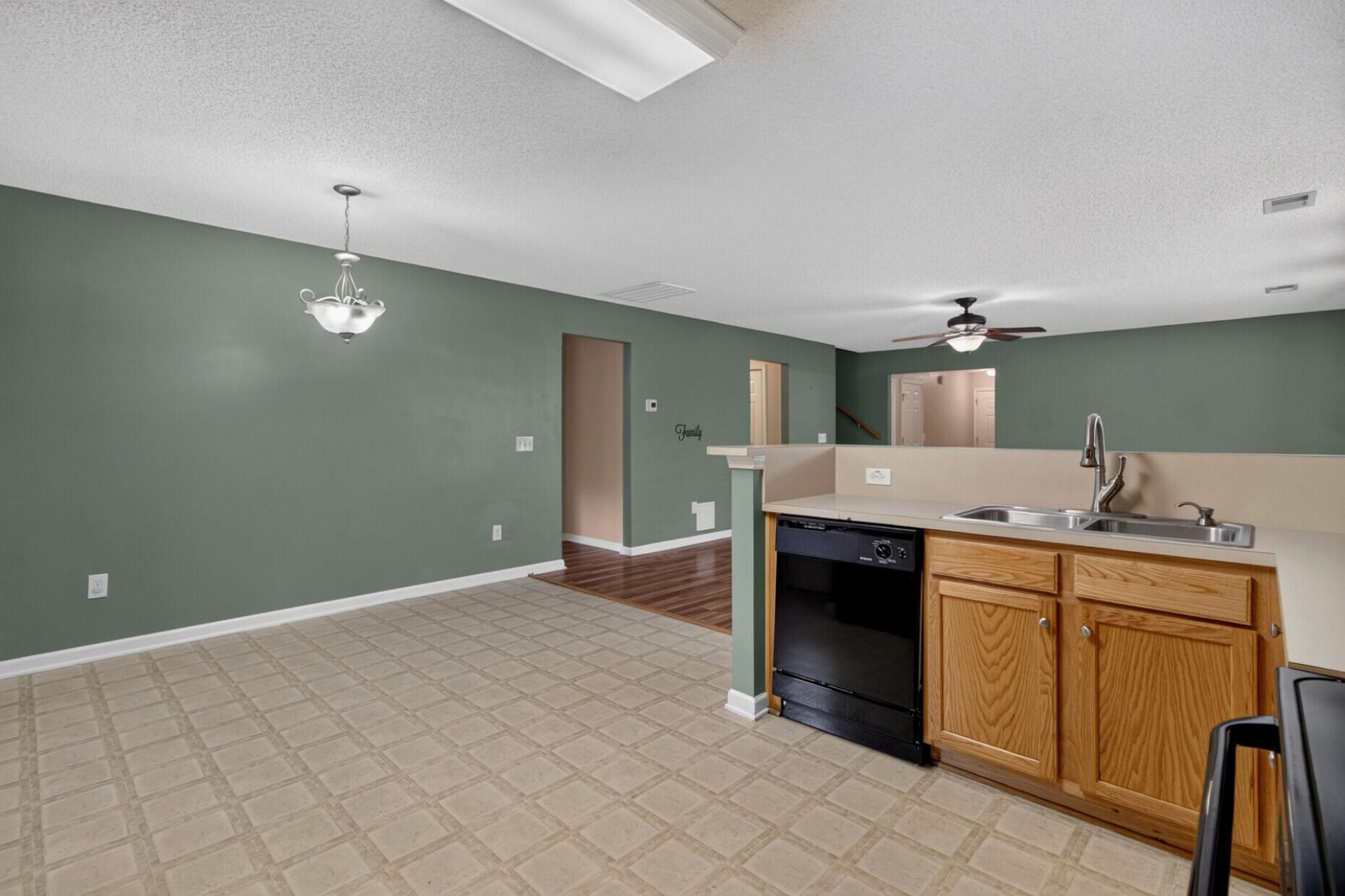 1048 Briar Rose Lane Photo 13