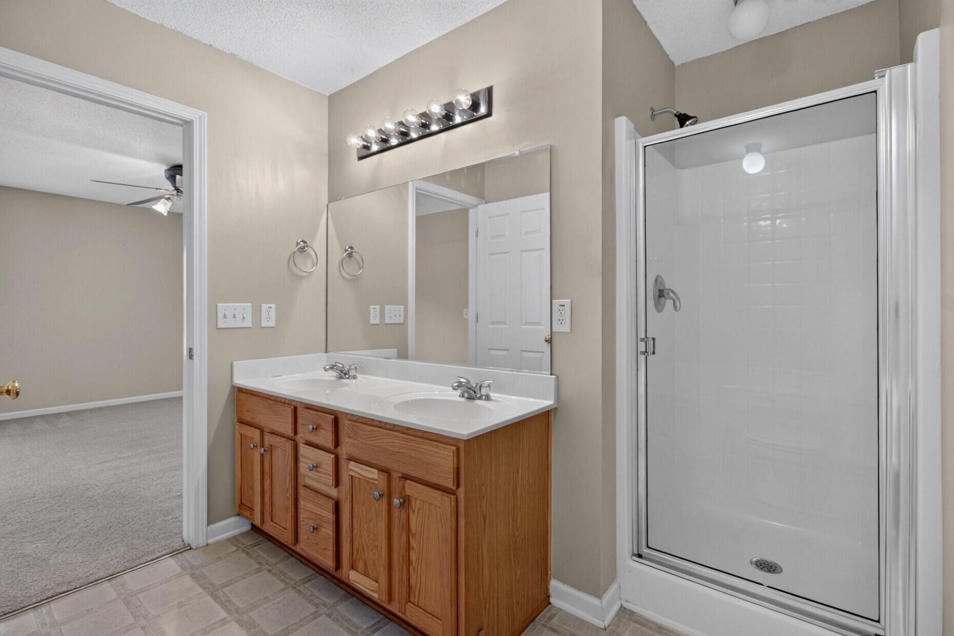 1048 Briar Rose Lane Photo 17